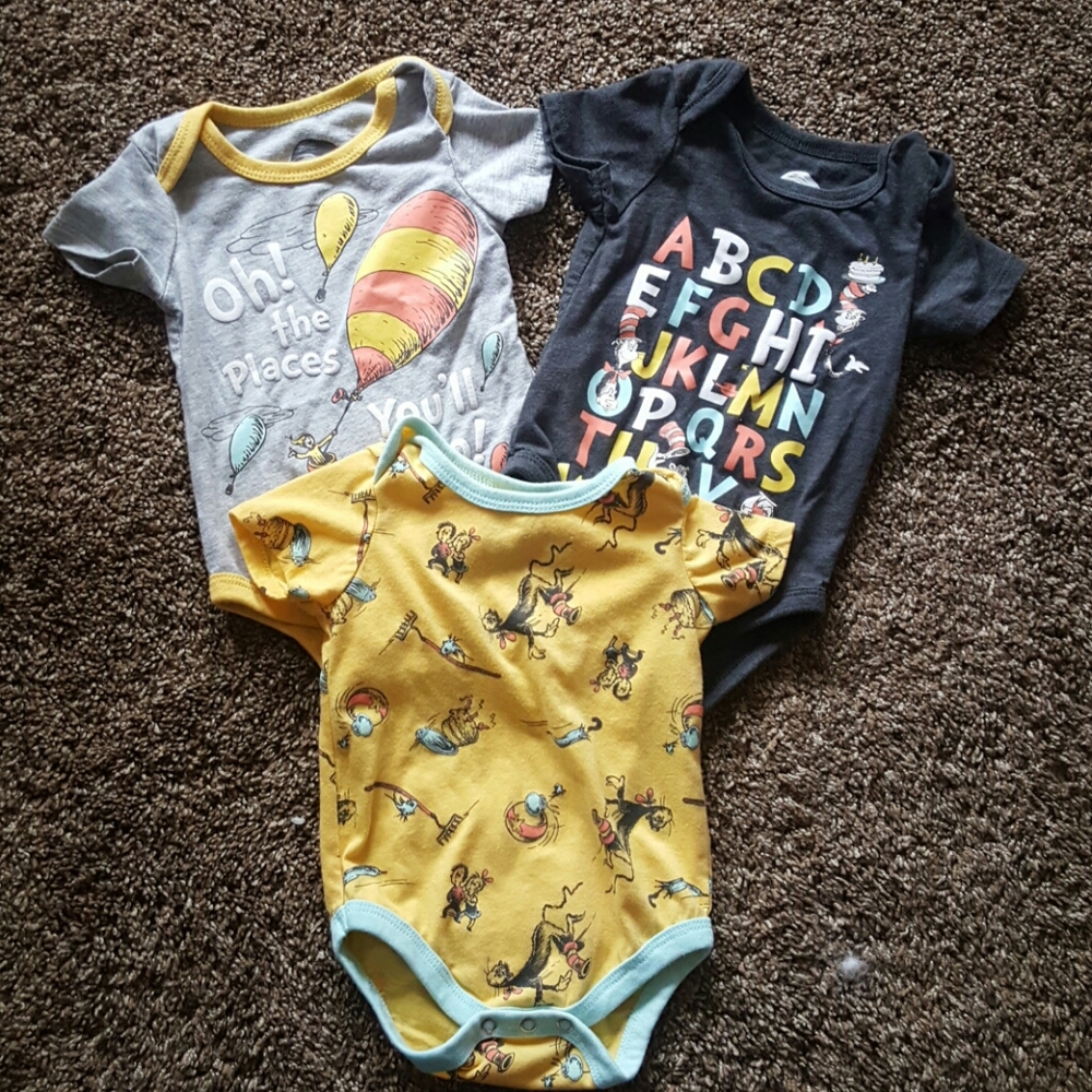 DR SUESS BUNDLE 6-9 MONTHS